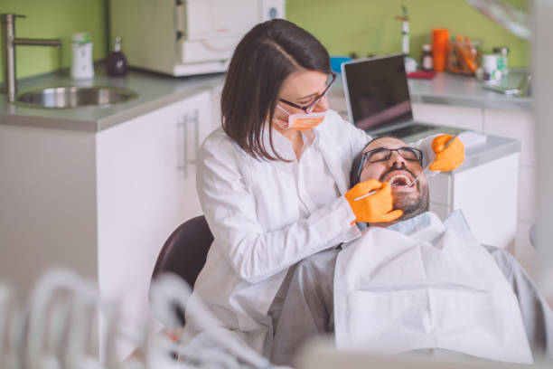  Iowa City, IA Emergency Dentist Pros